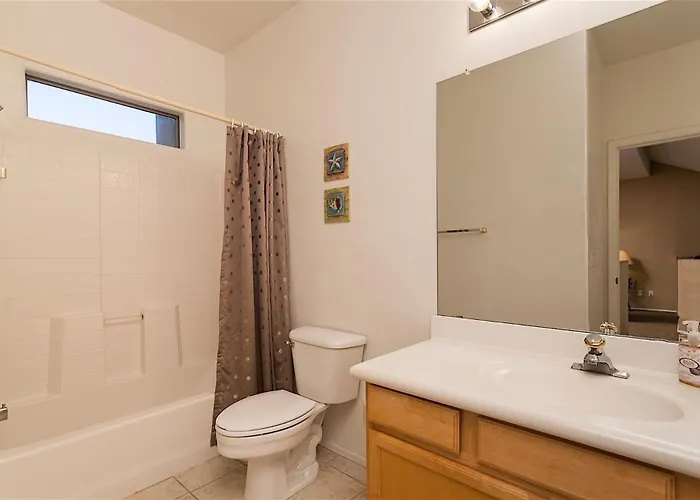 Az Nirvana Townhouse